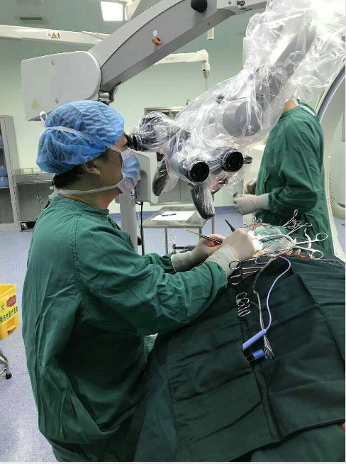 我院实施颈动脉内膜剥脱术成功救治两位老人
